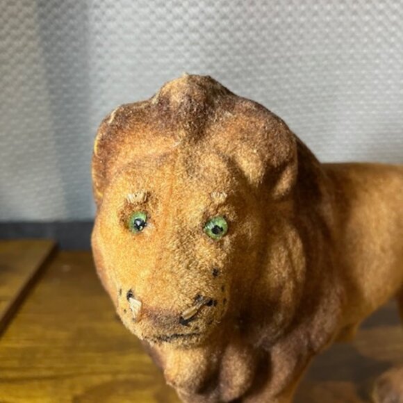 Vintage Flocked Lion and Tiger Figurine Toys Emerald Rhinestone Eyes - Picture 7 of 9